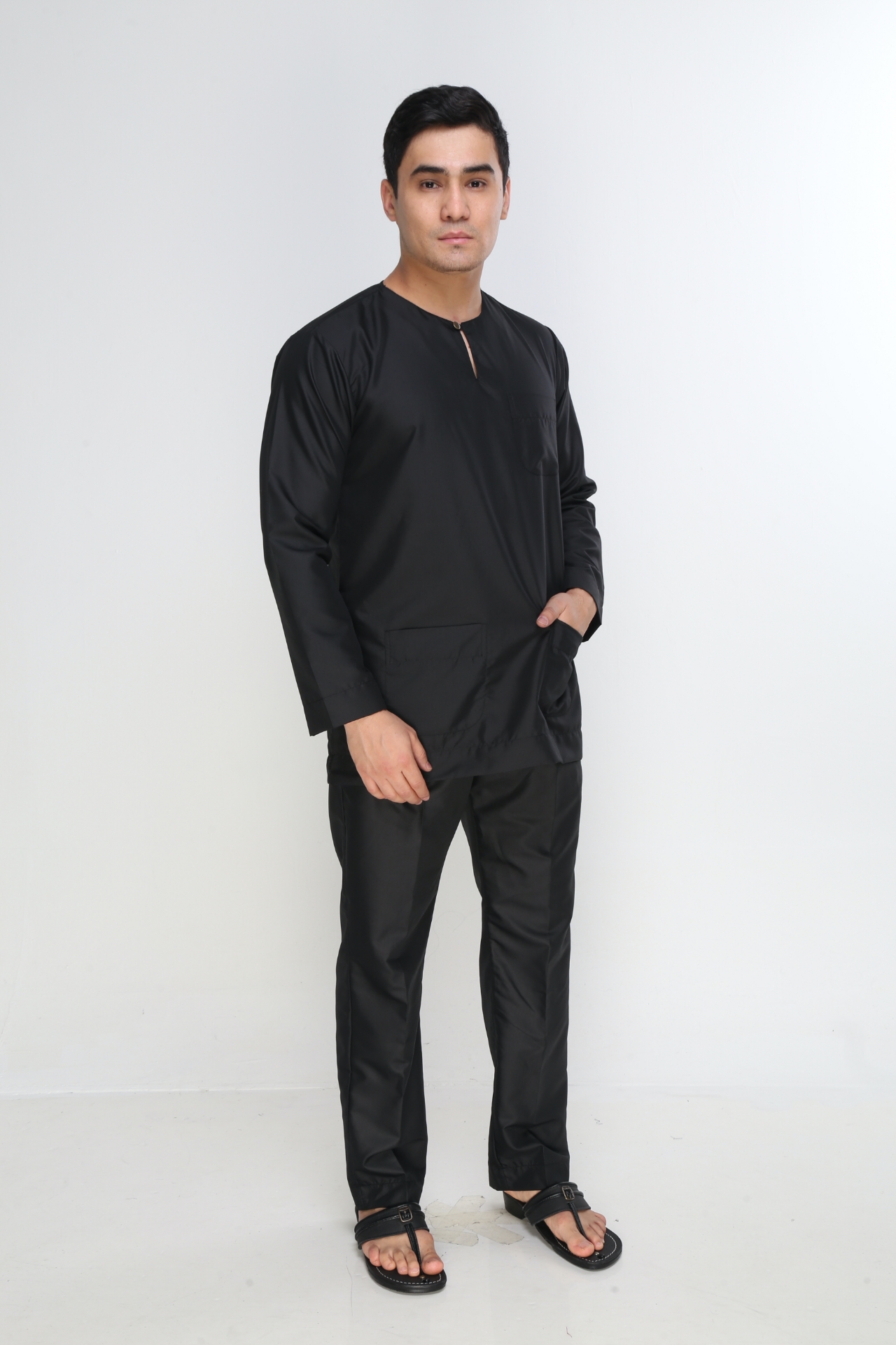 SUKE SHOP. Baju Melayu Teluk Belanga (BLACK) By Amar Amran