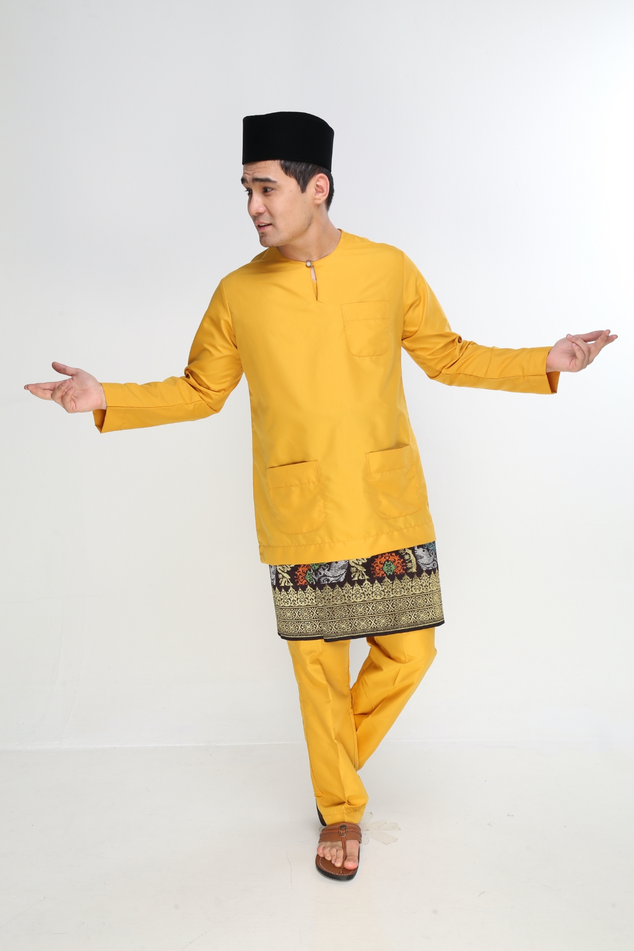 SUKE SHOP. Baju Melayu Teluk Belanga (YELLOW) By Amar Amran